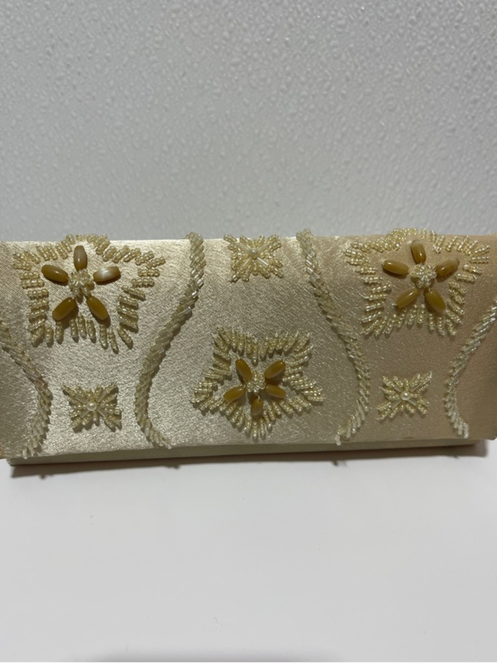 3/$30 Embellished Cream Evening Clutch FLAWS - Picture 7 of 9